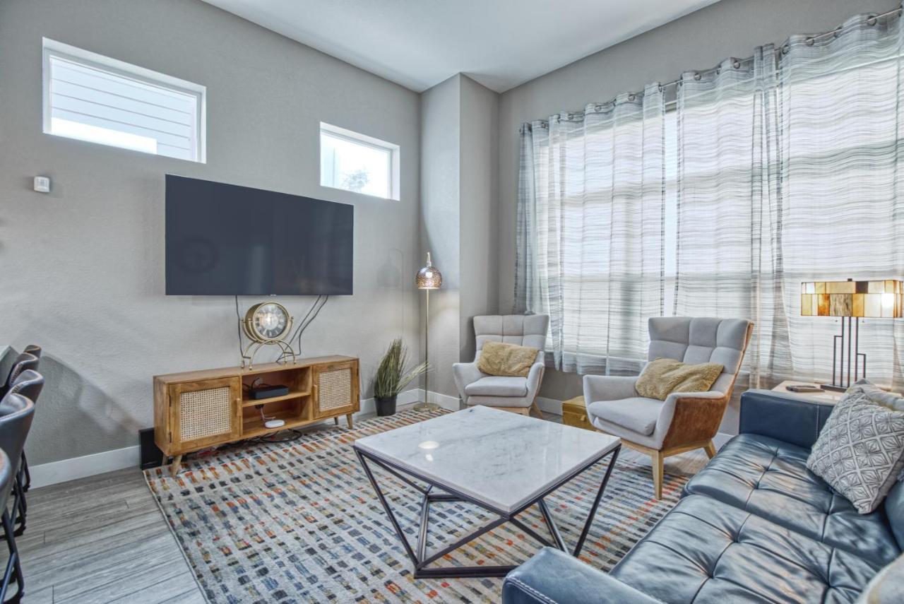 Modern Townhome Near Old Town, Breweries, & River! 포트콜린스 외부 사진