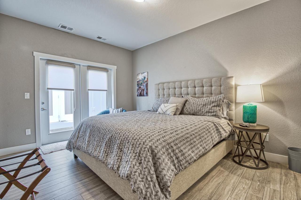 Modern Townhome Near Old Town, Breweries, & River! 포트콜린스 외부 사진
